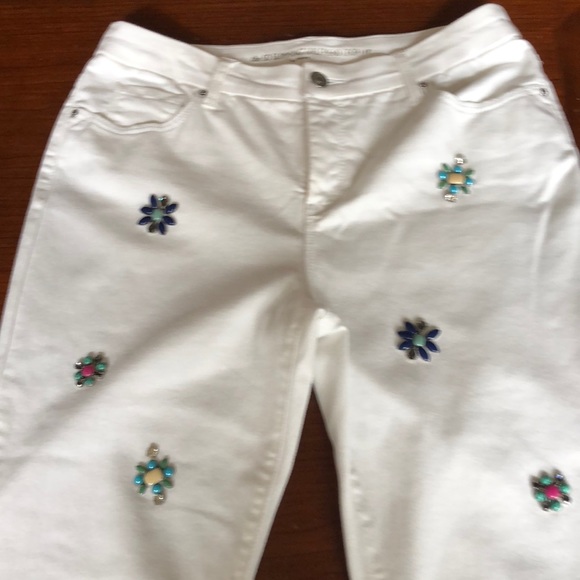 Chico's Denim - Chicos so slimming girlfriend crop size 1 petite.